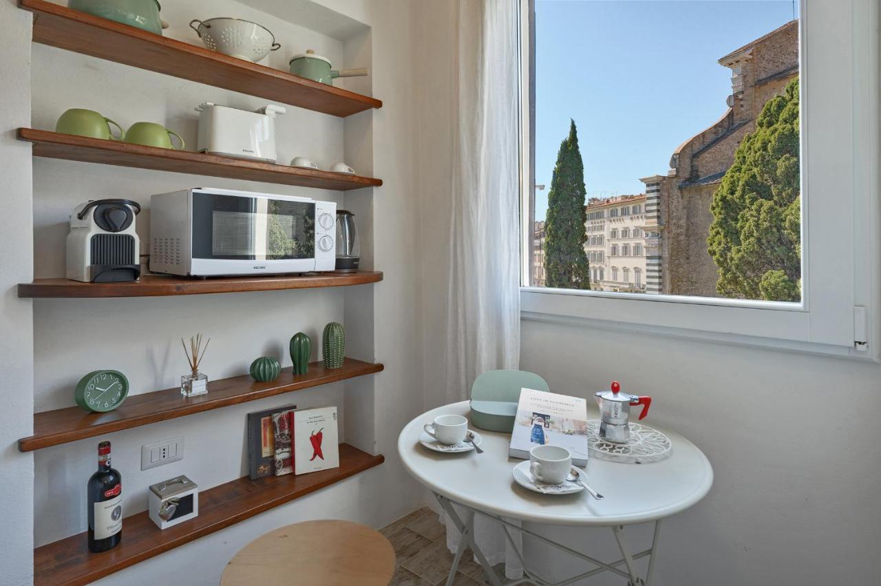Apartamento Via Avelli, 4 - Charming - Delightful And Bright 3rd-floor Without Elevator, Overlooking One Of Florence's Beautiful Squares, Exceptionally Located For Exploring The